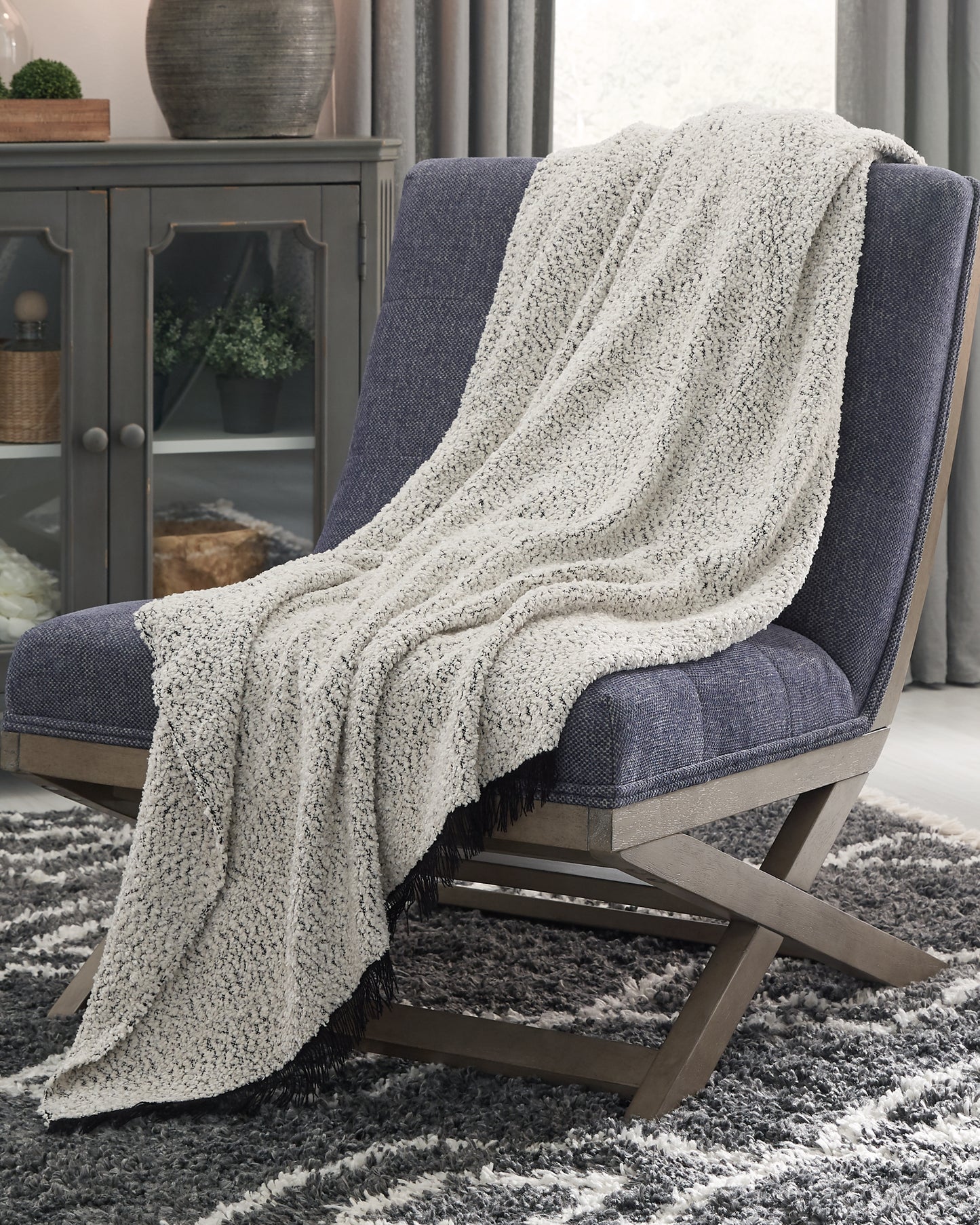 Cassel Furniture Outlet - Ashley Furniture - Leonita Throw - Throw / Black/White - A1000769T