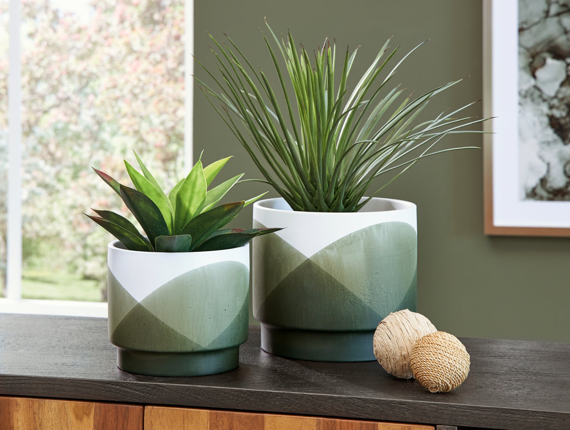 Cassel Furniture Outlet - Ashley Furniture - Ardenridge Planter (Set of 2) - Planter Set (Set of 2) / Green/White - A2000579