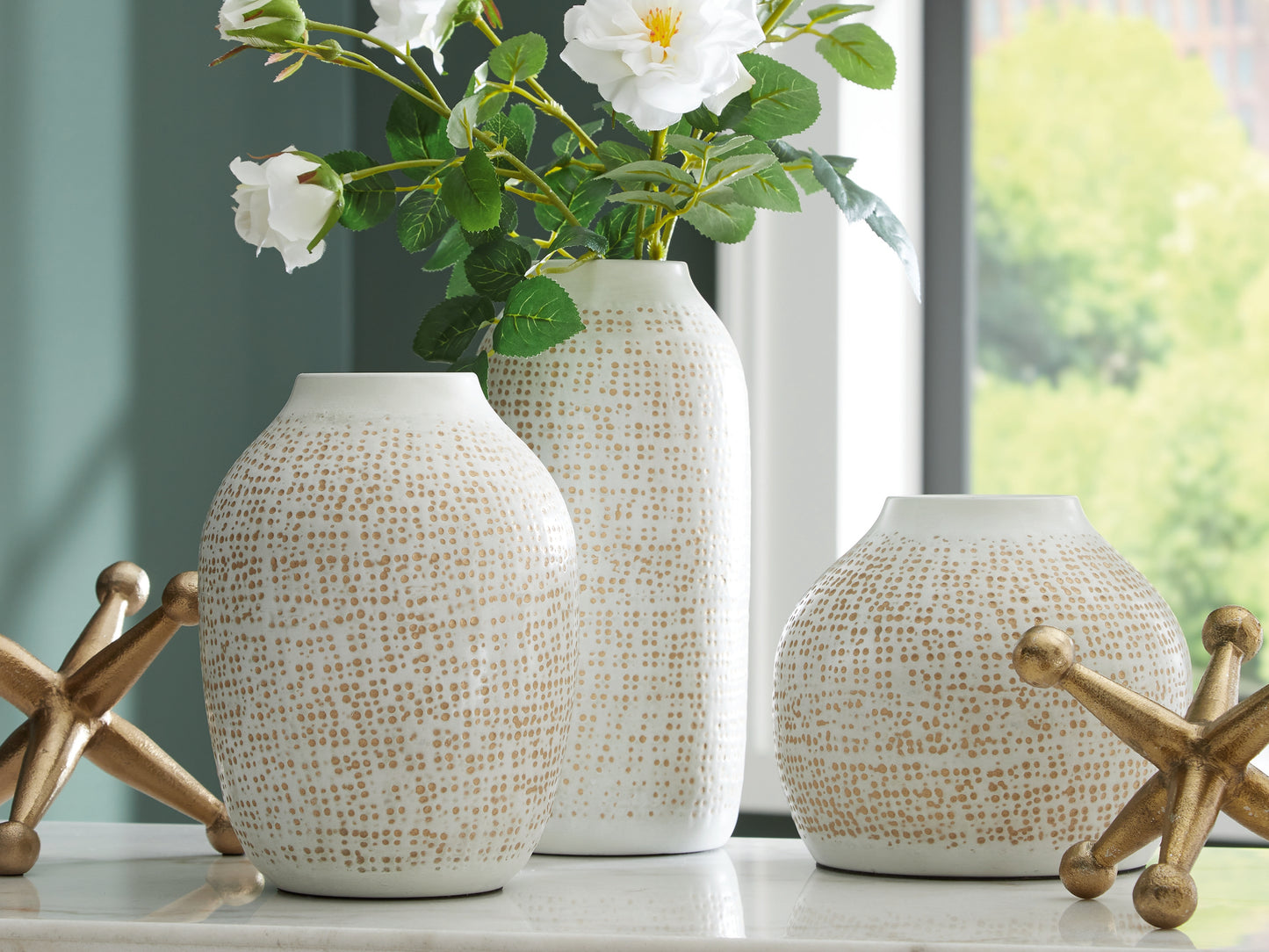 Cassel Furniture Outlet - Ashley Furniture - Vinburn Accessory Set (Set of 5) - Accessory Set (5/CN) / White/Gold Finish - A2C00213