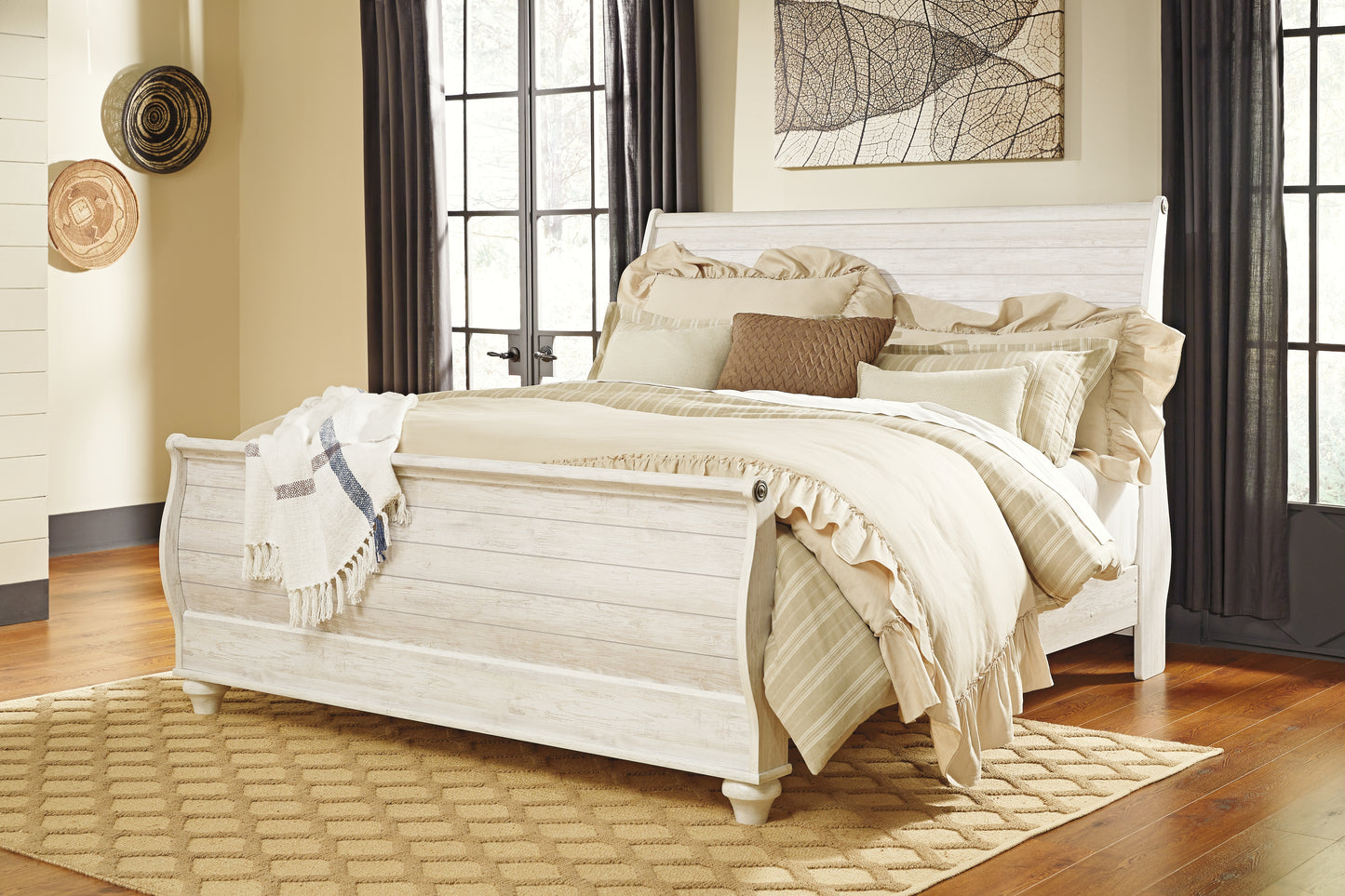 Cassel Furniture Outlet - Ashley Furniture - Willowton Bedroom - Queen Sleigh Bed / Whitewash - B267B4