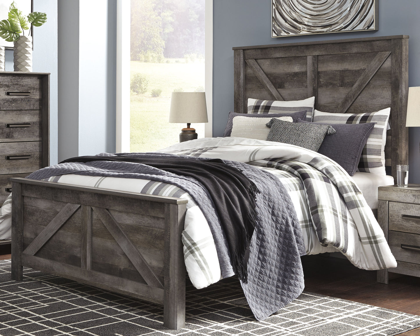 Cassel Furniture Outlet - Ashley Furniture - Wynnlow Bedroom - Queen Crossbuck Panel Bed / Gray - B440B9