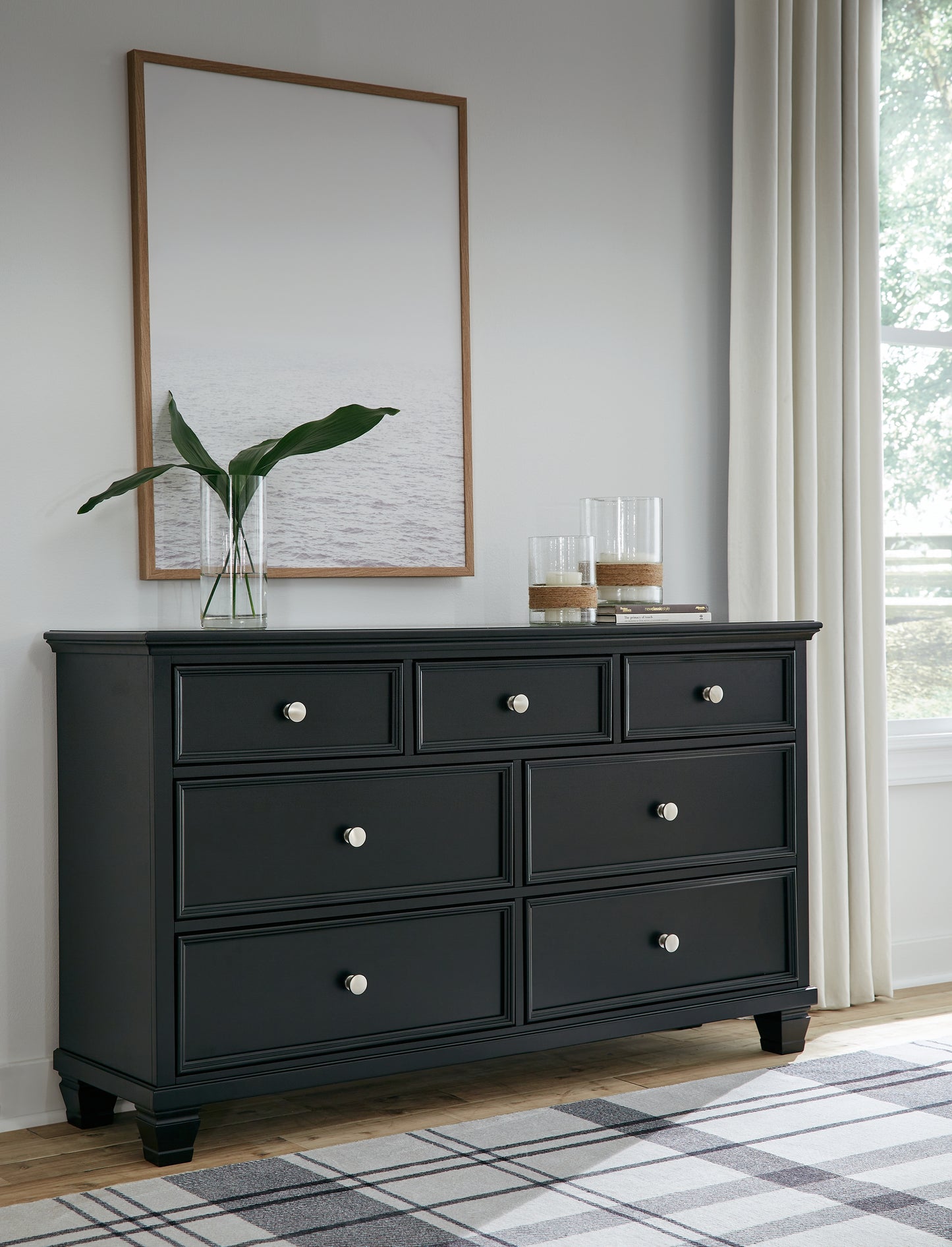 Cassel Furniture Outlet - Ashley Furniture - Lanolee Bedroom - Dresser / Black - B687-31