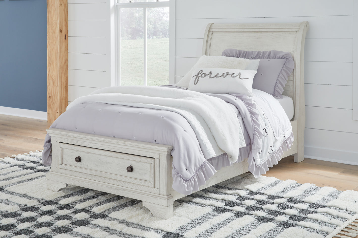 Cassel Furniture Outlet - Ashley Furniture - Robbinsdale Bedroom - Twin Sleigh Storage Bed / Antique White - B742B12