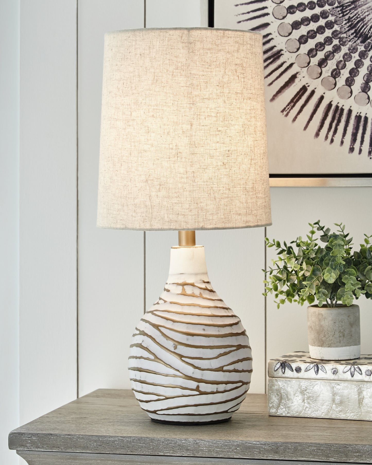 Cassel Furniture Outlet - Ashley Furniture - Aleela Lighting - Table Lamp (Set of 2) / White/Gold Finish - L204194X2