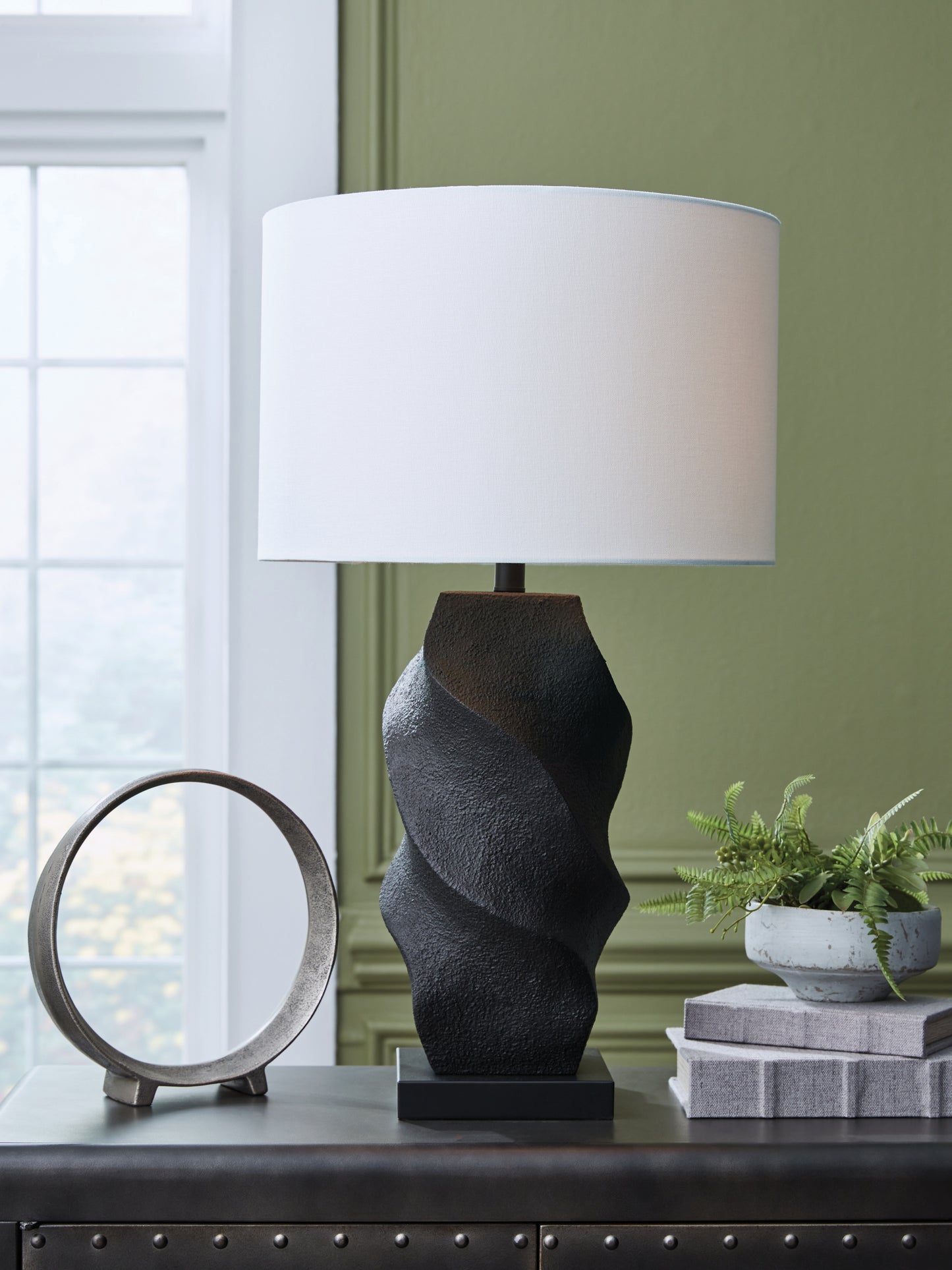 Cassel Furniture Outlet - Ashley Furniture - Amillion Lighting - Poly Table Lamp (1/CN) / Black - L235904