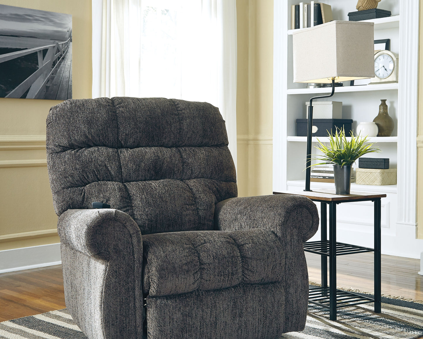 Cassel Furniture Outlet - Ashley Furniture - Shianne Lighting - Metal Tray Lamp (1/CN) / Black - L734031