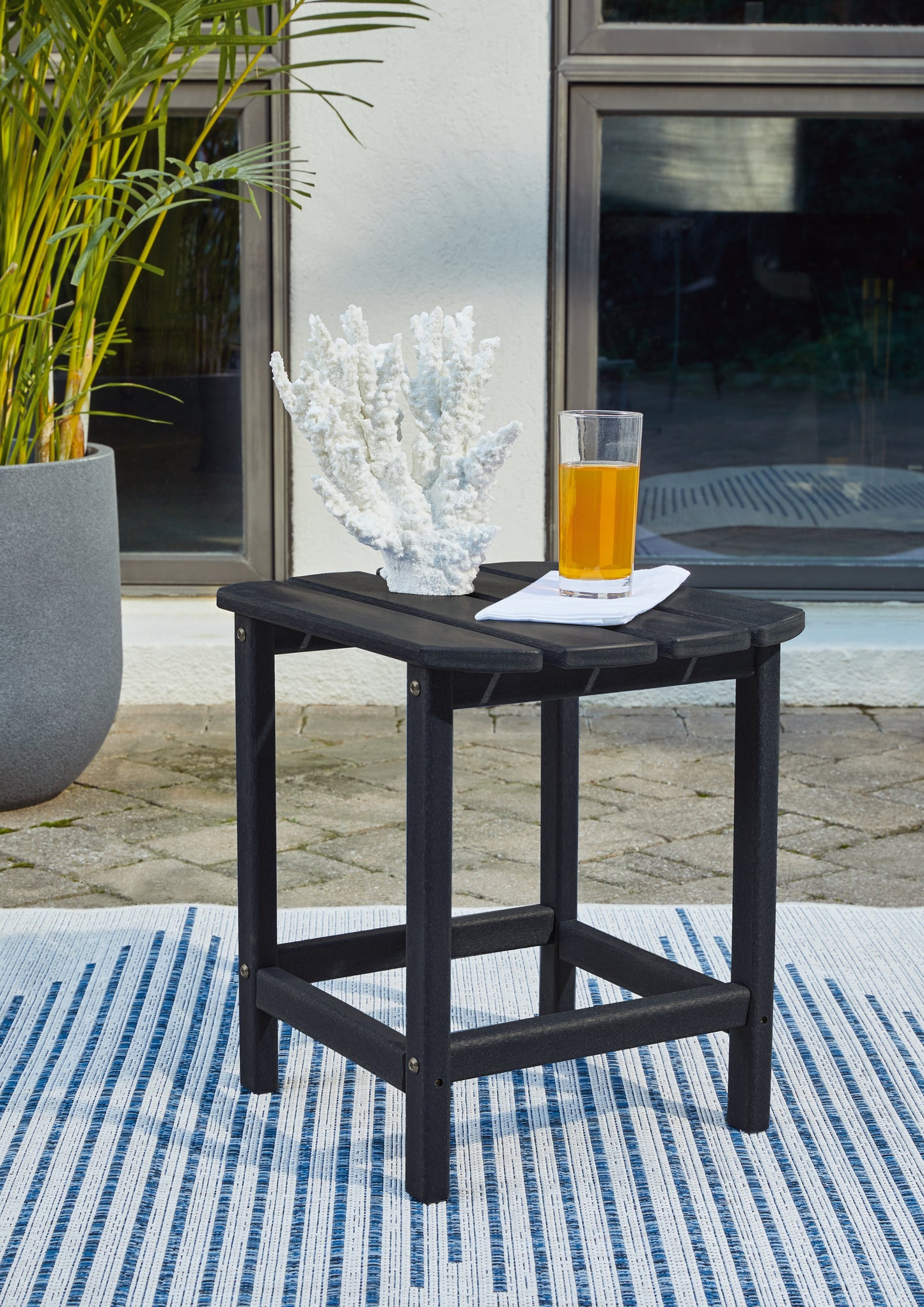 Cassel Furniture Outlet - Ashley Furniture - Sundown Treasure Outdoor - End Table / Black - P008-703