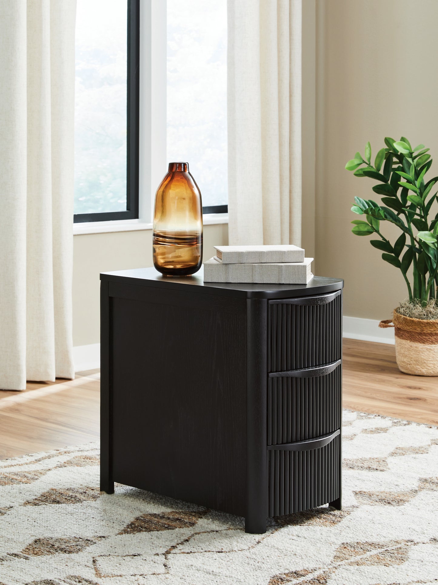 Cassel Furniture Outlet - Ashley Furniture - Camdill Chairside End Table - Chair Side End Table / Black - T208-117