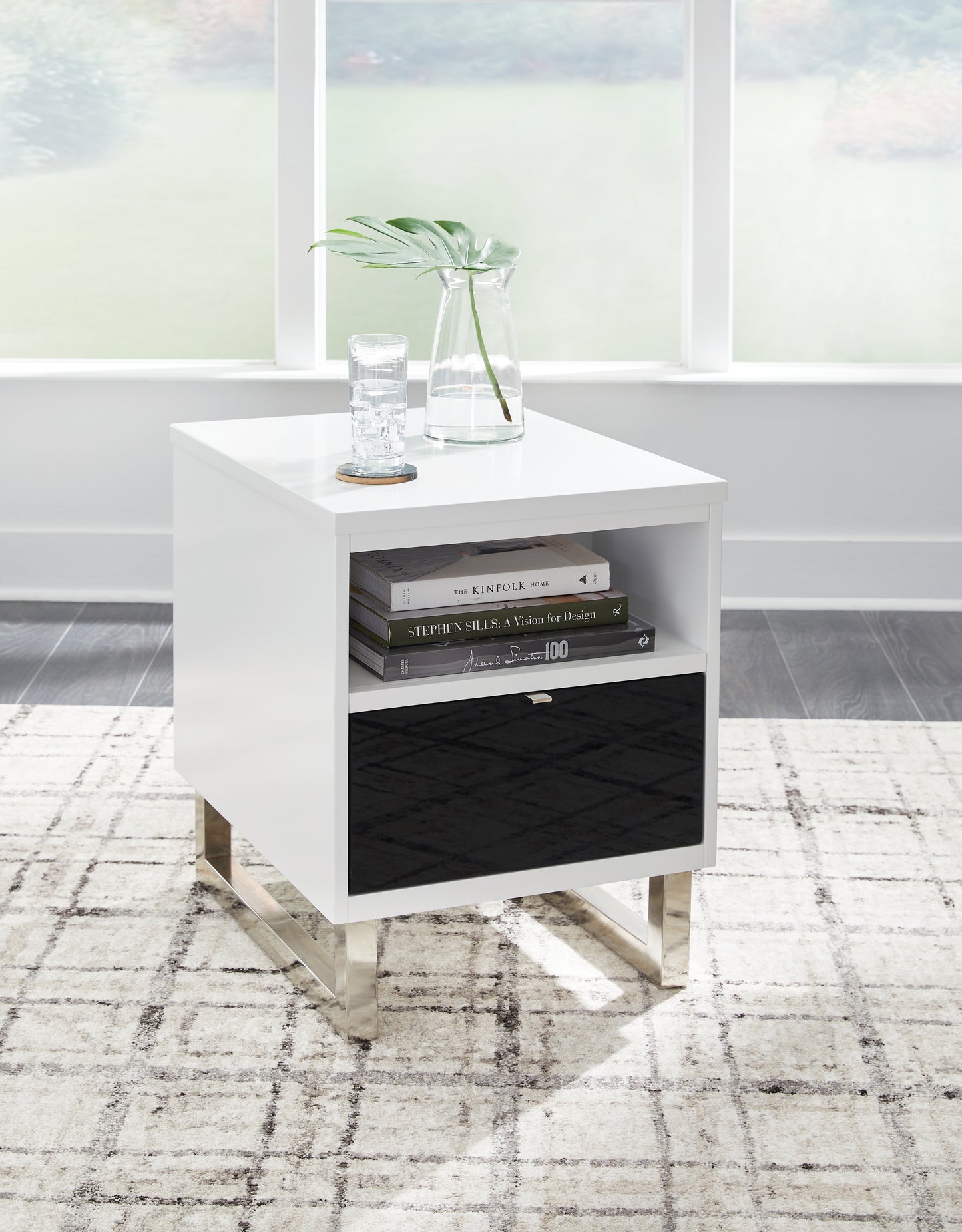 Cassel Furniture Outlet - Ashley Furniture - Gardoni Chairside End Table - Chair Side End Table / White/Black - T756-7