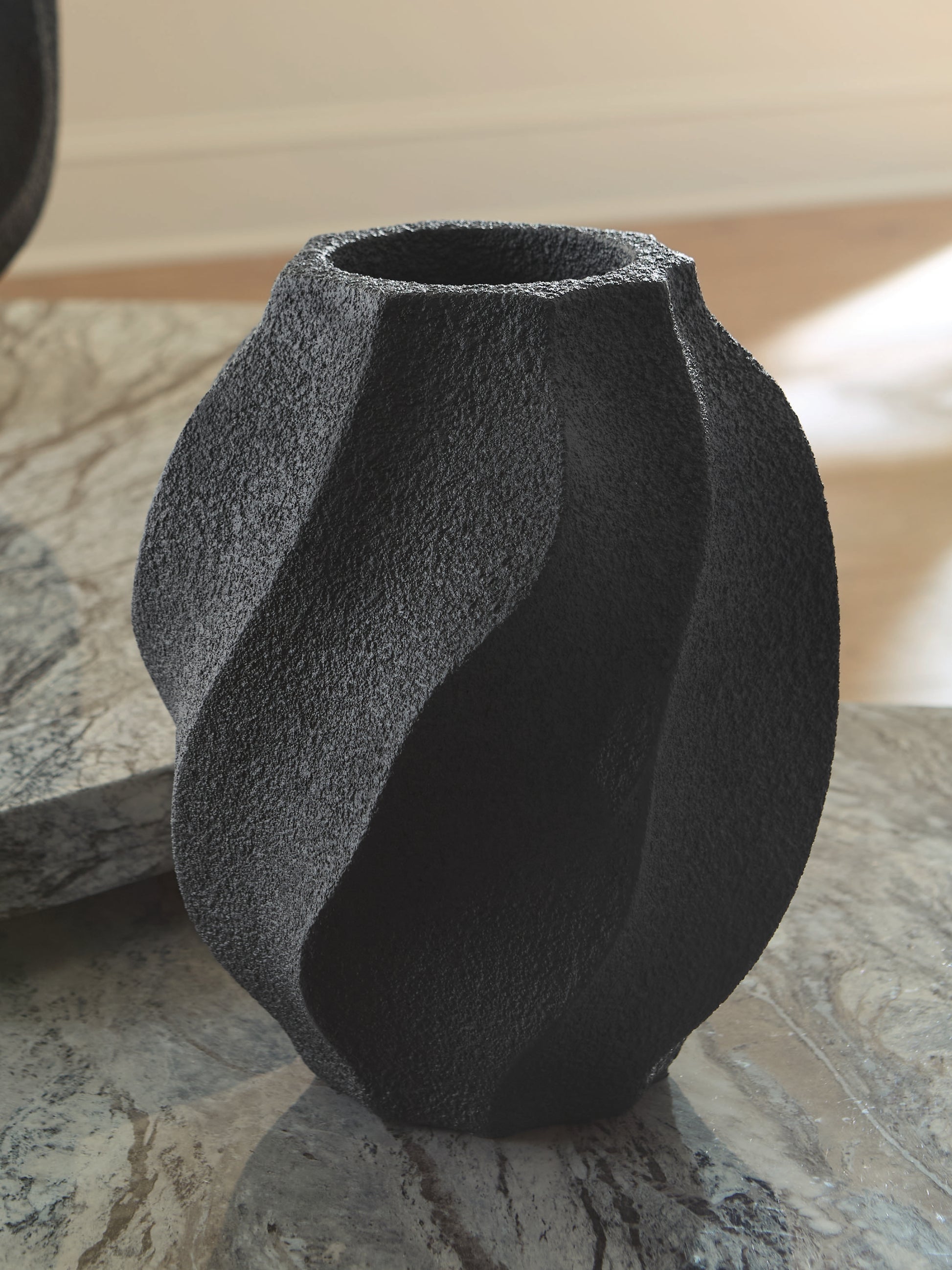 Cassel Furniture Outlet - Ashley Furniture - Judworth Vase - Vase / Black - A2000875