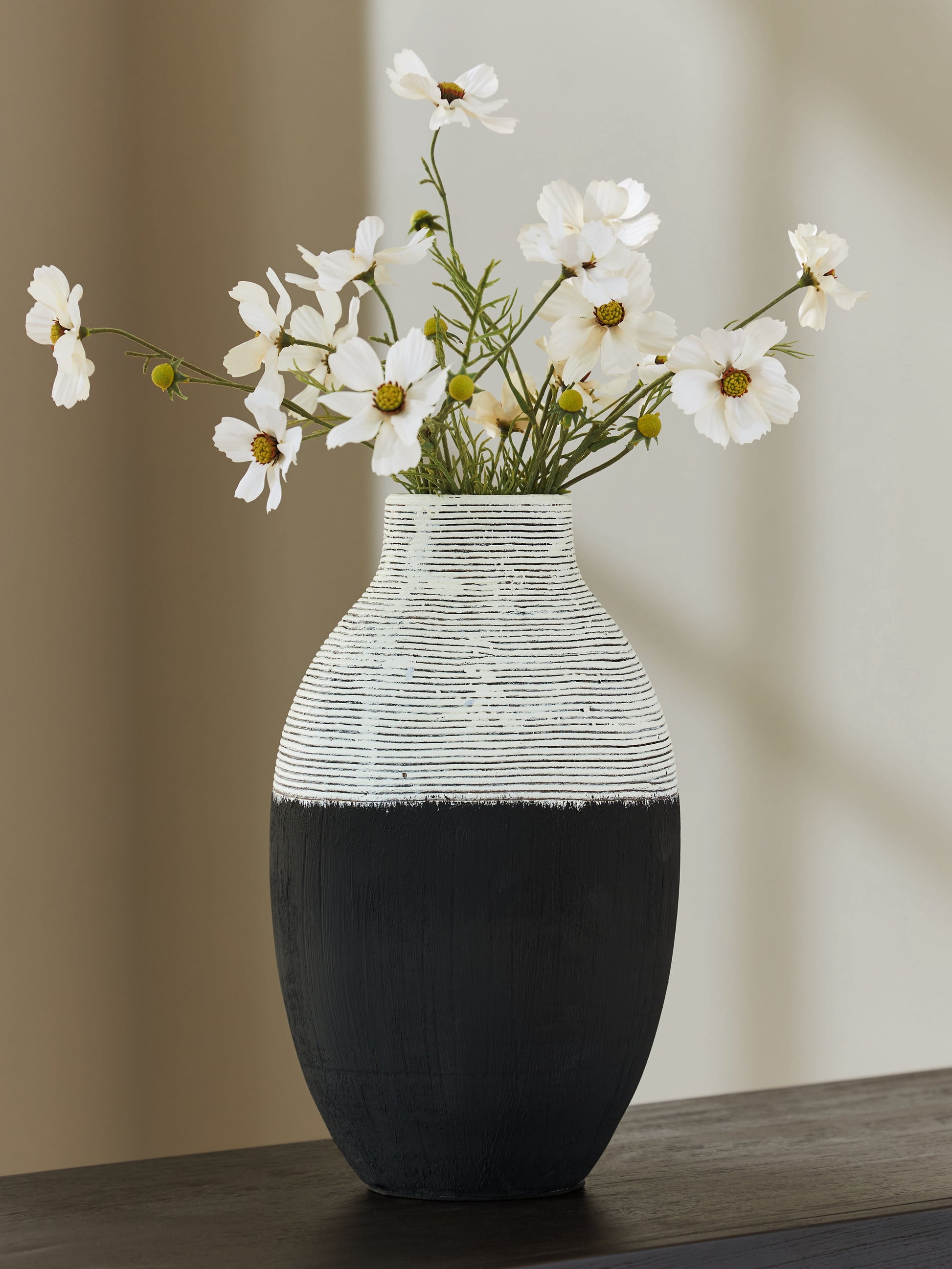 Cassel Furniture Outlet - Ashley Furniture - Girtha Vase - Vase / Antique White/Black - A2000876