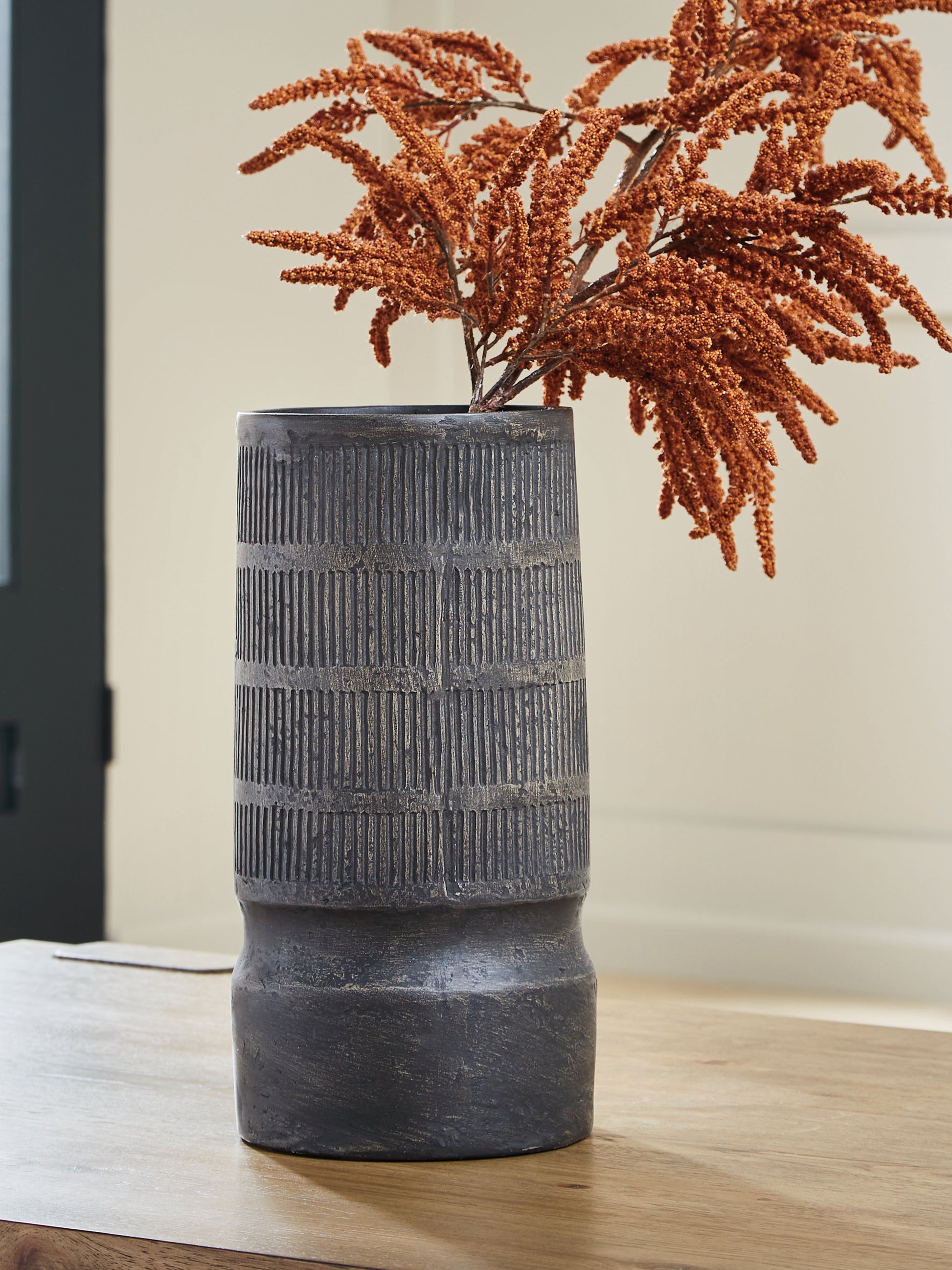 Cassel Furniture Outlet - Ashley Furniture - Beninworth Vase - Vase - A2000878