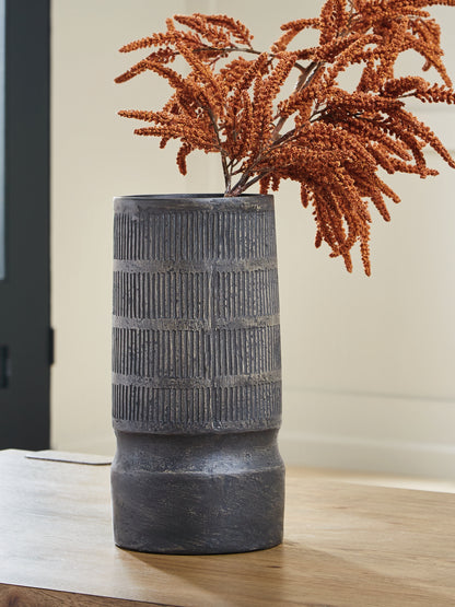 Cassel Furniture Outlet - Ashley Furniture - Beninworth Vase - Vase - A2000878