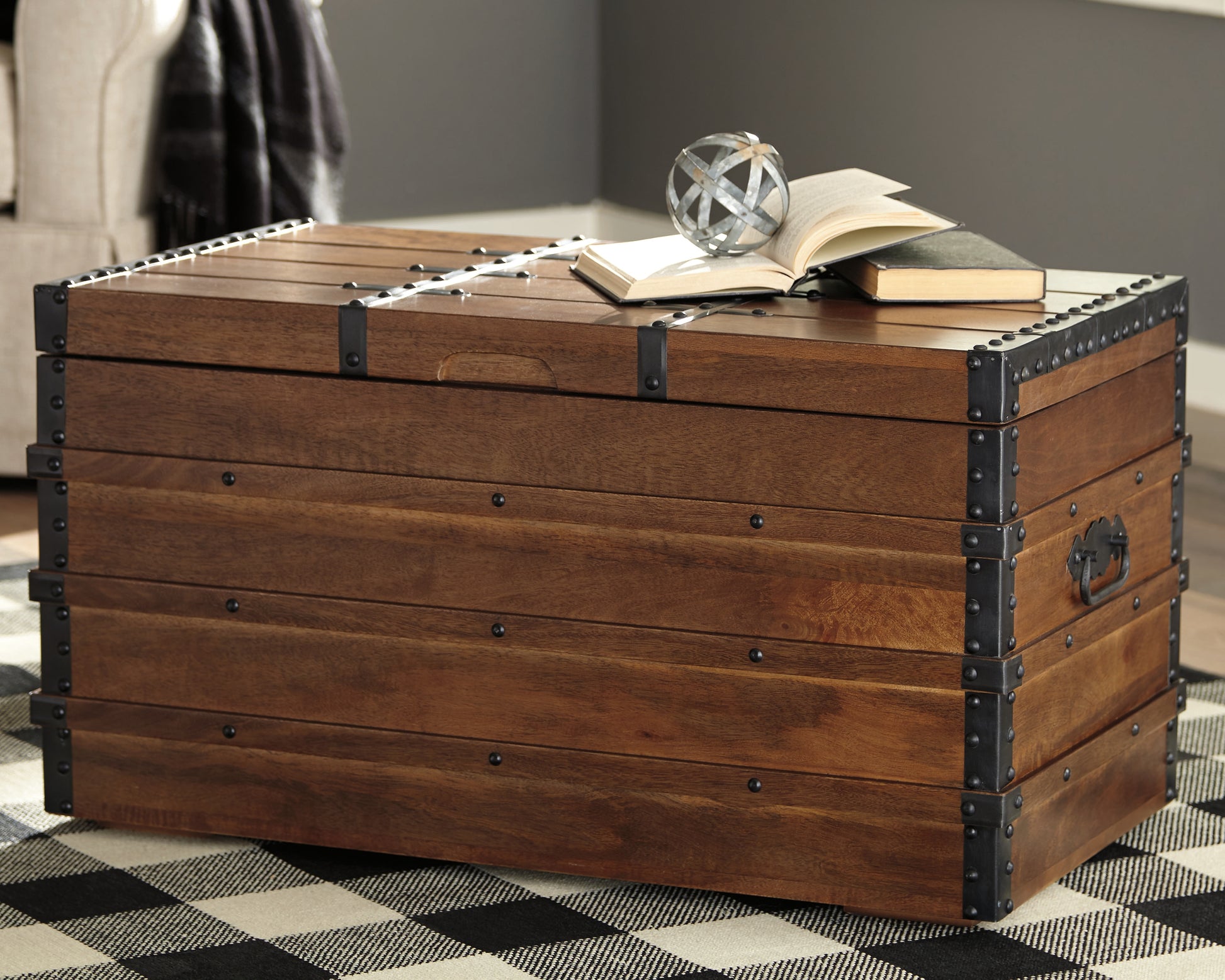 Cassel Furniture Outlet - Ashley Furniture - Kettleby Storage Trunk - Storage Trunk / Brown - A4000096