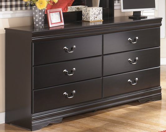 Cassel Furniture Outlet - Ashley Furniture - Huey Vineyard Bedroom - Five Drawer Chest / Black - B128-46