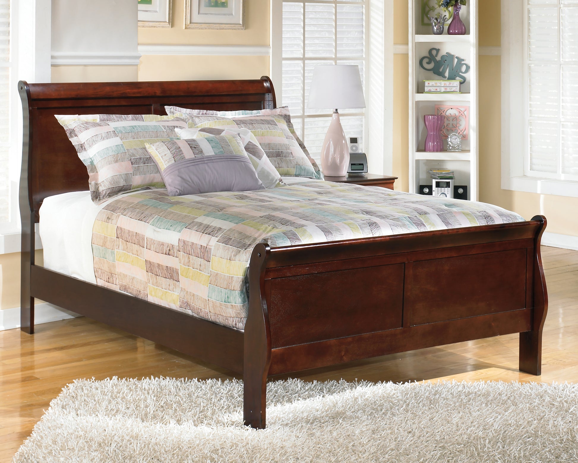 Cassel Furniture Outlet - Ashley Furniture - Alisdair Bedroom - King Sleigh Bed / Reddish Brown - B376B8