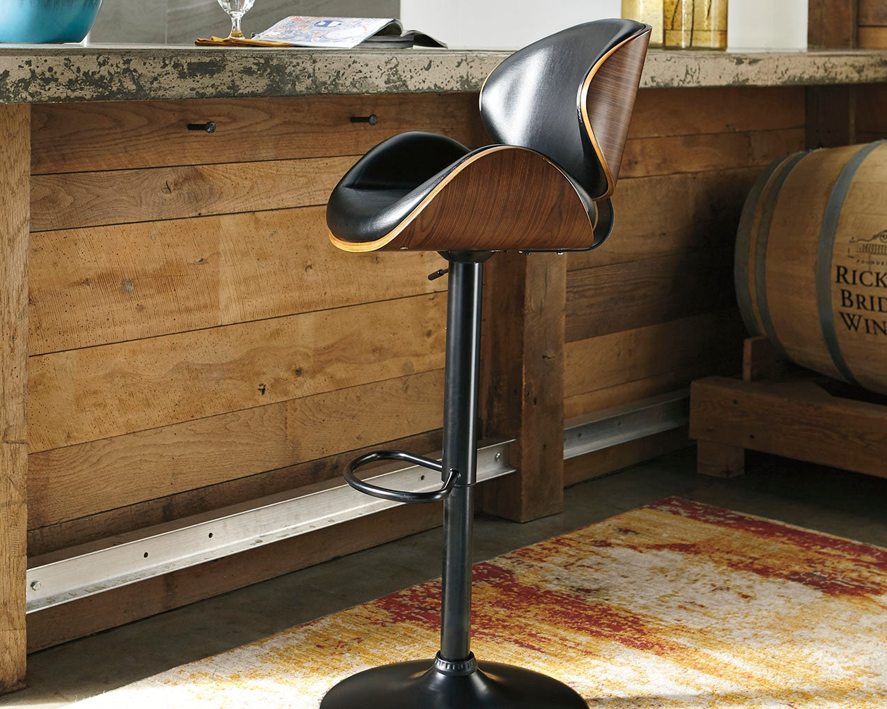 Cassel Furniture Outlet - Ashley Furniture - Bellatier Dining Room - Adjustable Height Bar Stool (Set of 2) / Black/Chrome Finish - D120-130X2