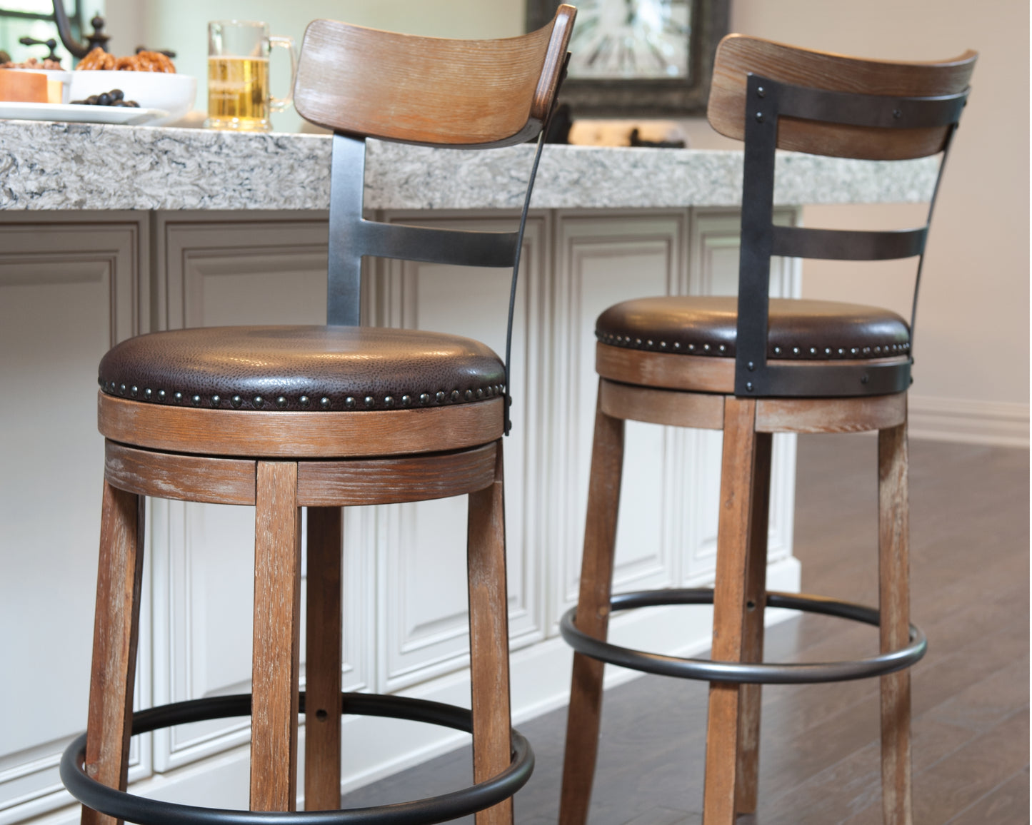 Cassel Furniture Outlet - Ashley Furniture - Pinnadel Dining Room - Bar Height Bar Stool (Set of 2) / Grayish Brown - D542-130X2
