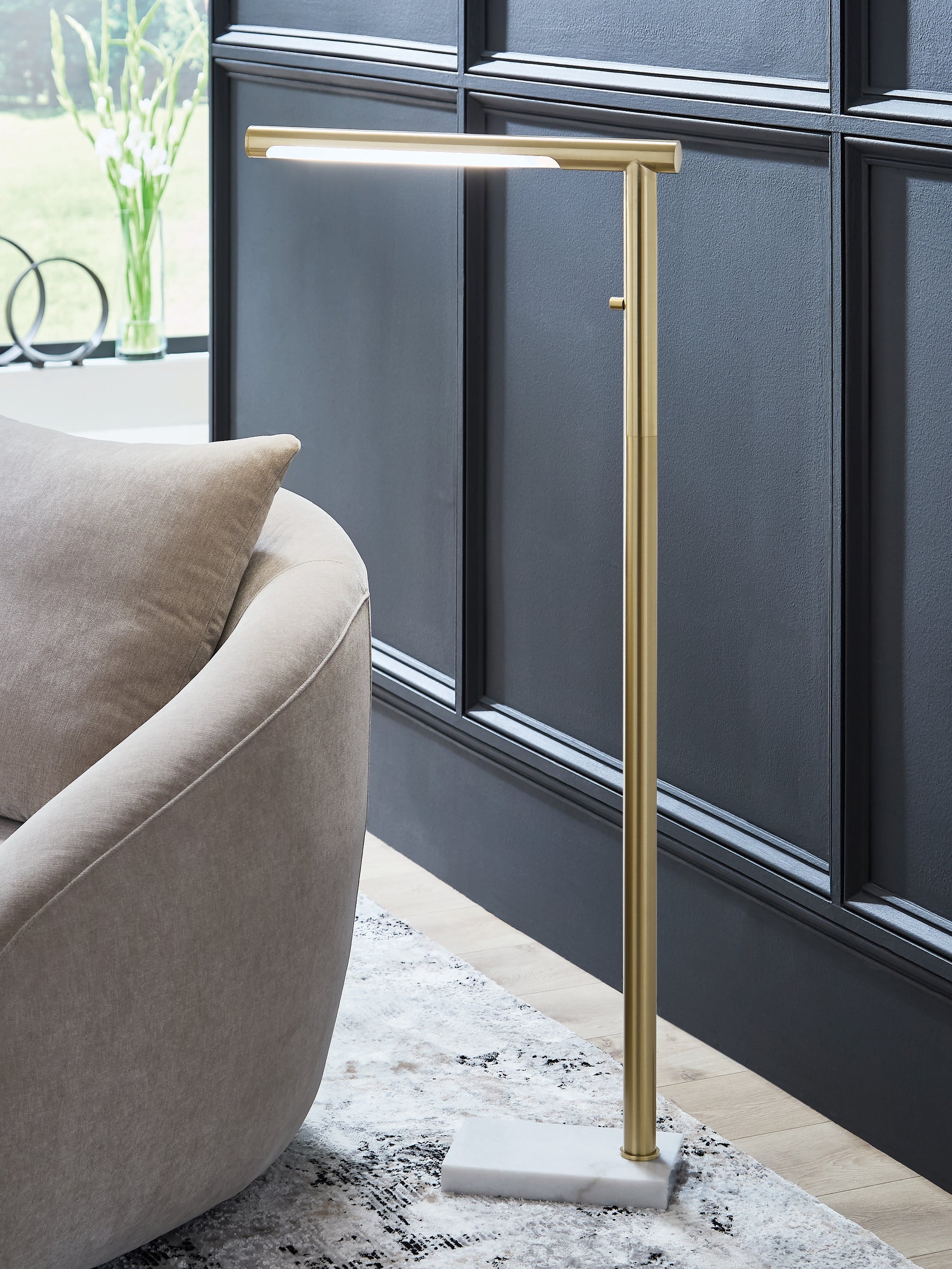 Cassel Furniture Outlet - Ashley Furniture - Santiford Lighting - Metal Floor Lamp (1/CN) - L206121