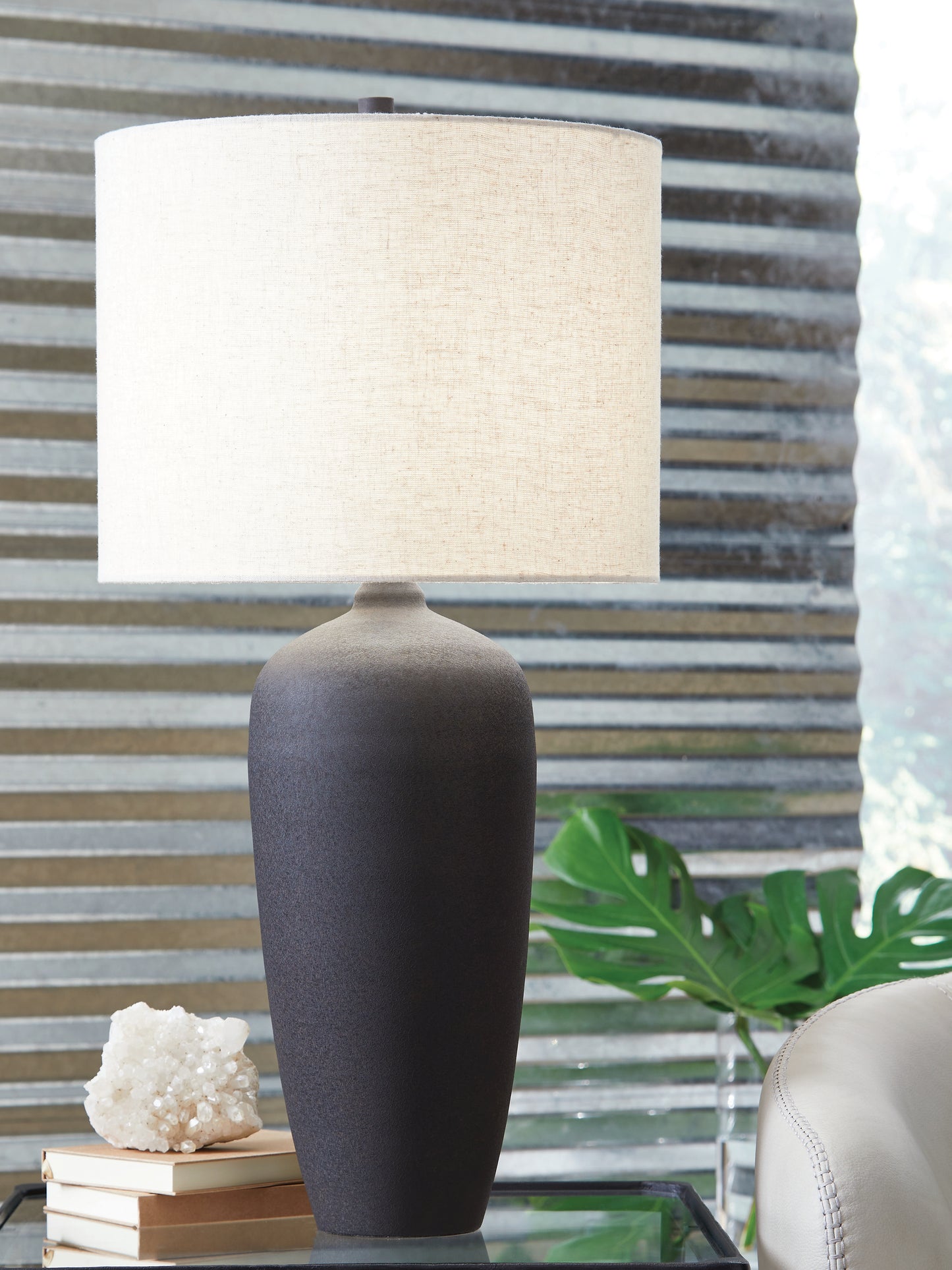Cassel Furniture Outlet - Ashley Furniture - Ryenburg Lighting - Metal Table Lamp (1/CN) / Black - L207584