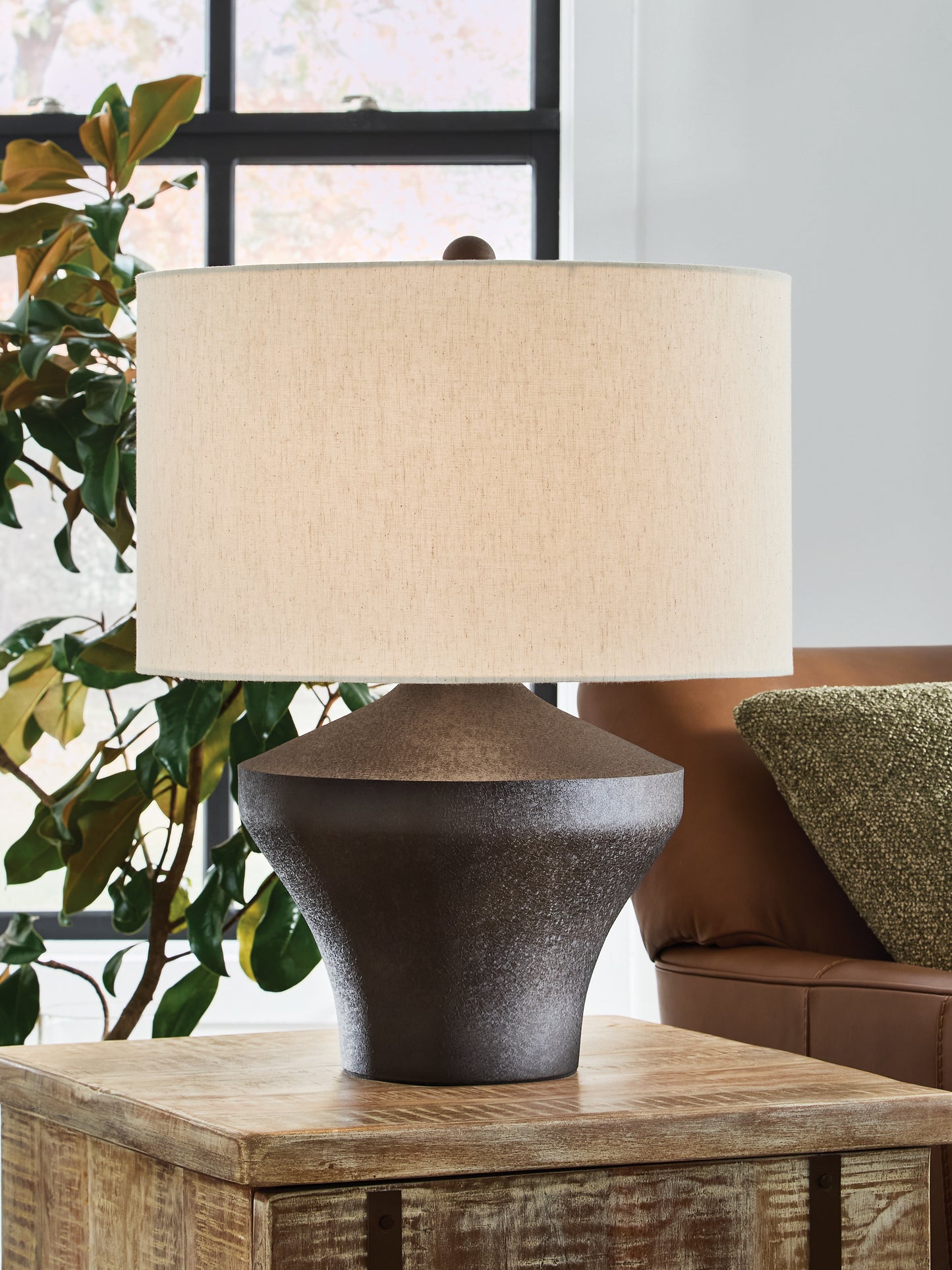 Cassel Furniture Outlet - Ashley Furniture - Dolanham Lighting - Metal Table Lamp (1/CN) - L207674