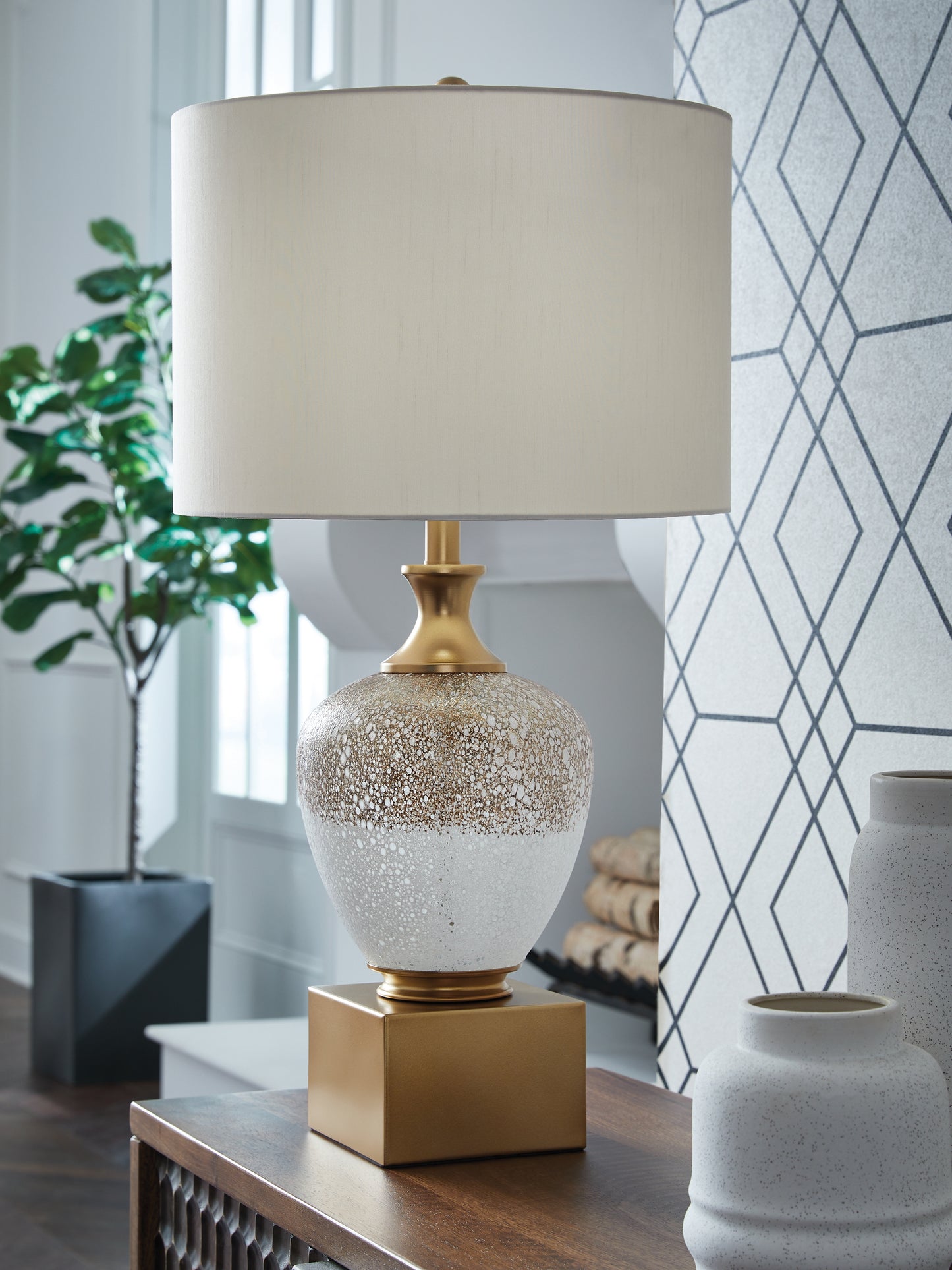 Cassel Furniture Outlet - Ashley Furniture - Tavisburg Lighting - Glass Table Lamp (1/CN) / Brown/White/Gold - L430894