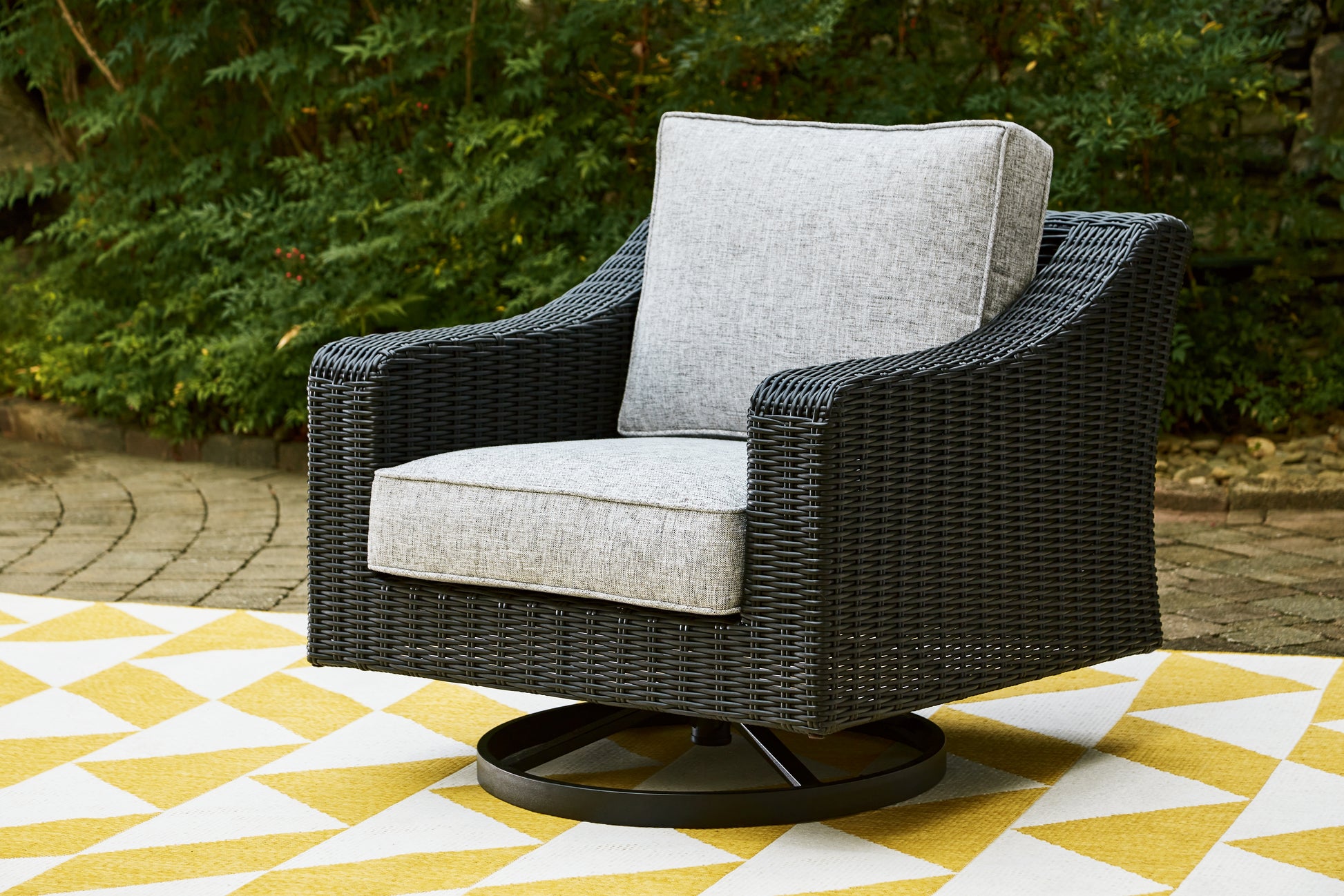 Cassel Furniture Outlet - Ashley Furniture - Beachcroft Outdoor - Swivel Lounge Chair (1/CN) / Black/Light Gray - P792-821