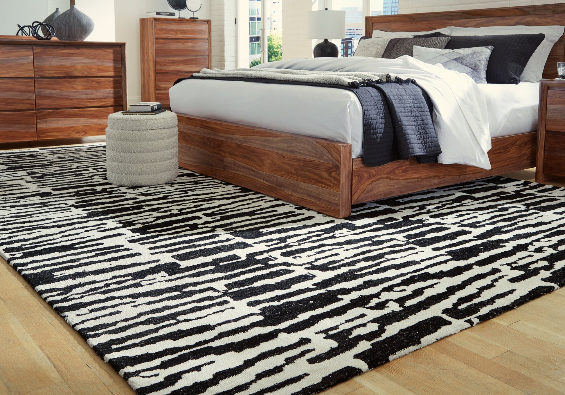 Cassel Furniture Outlet - Ashley Furniture - Bramshaw Rug - 8' x 10' Rug / Black/Ivory - R406761
