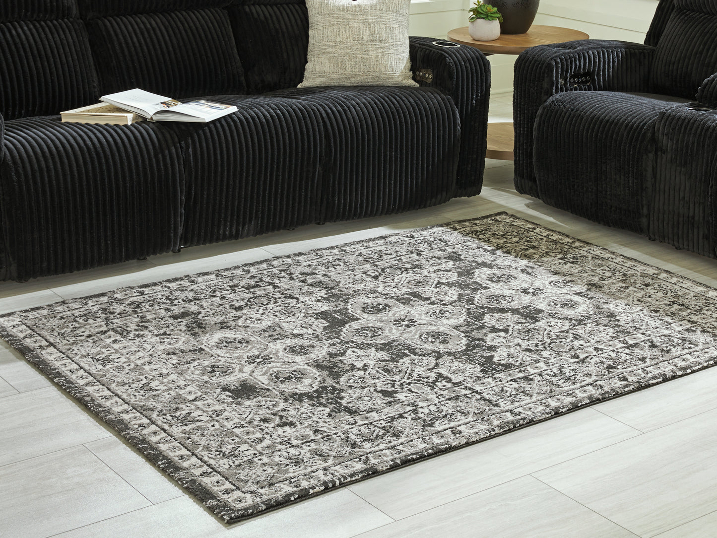 Cassel Furniture Outlet - Ashley Furniture - Glennisman Rug - Medium Rug / Black/Gray/Ivory - R407272