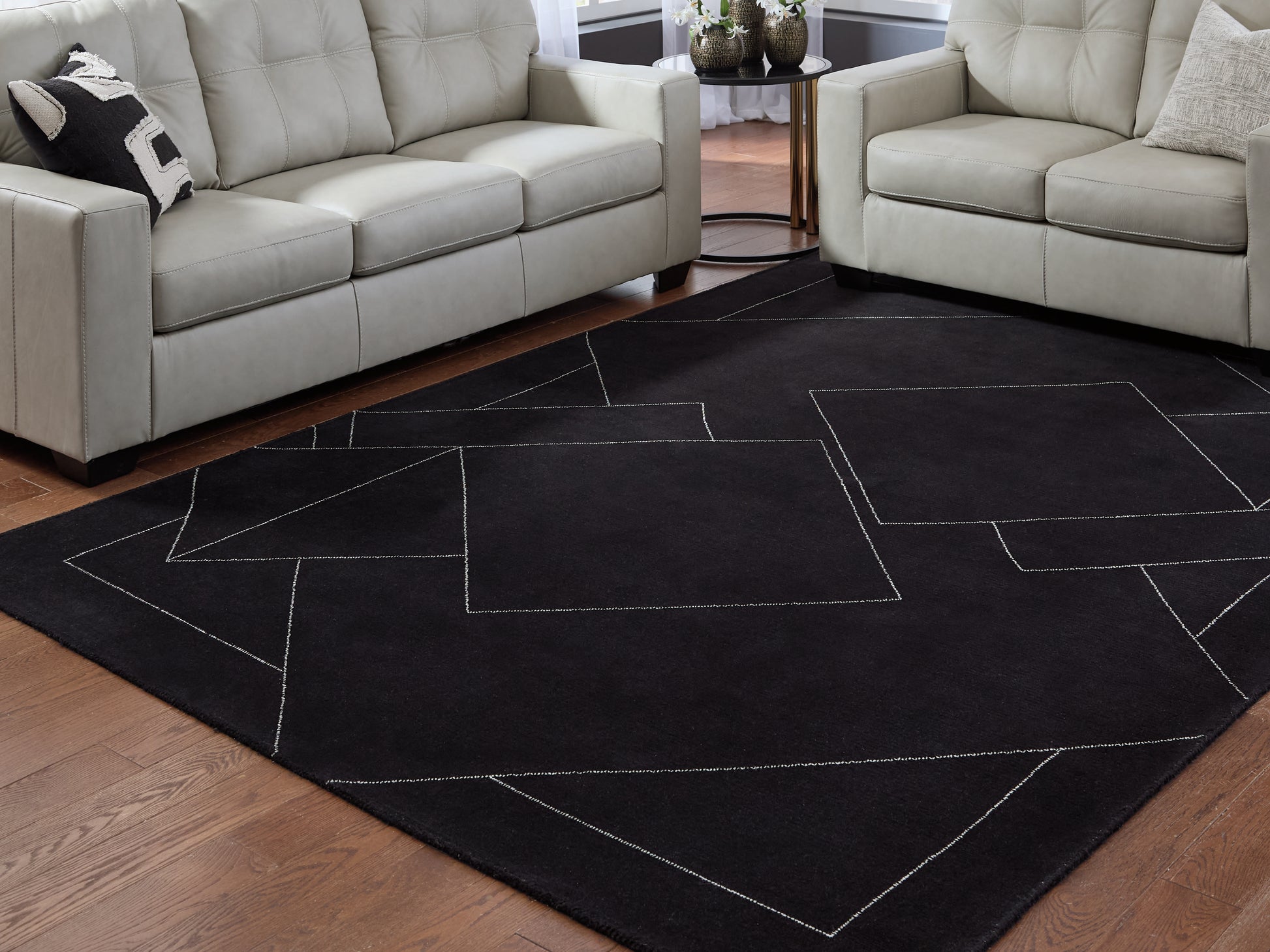 Cassel Furniture Outlet - Ashley Furniture - Marav Rug - 5' x 7' Area Rug / Black/White - R407532