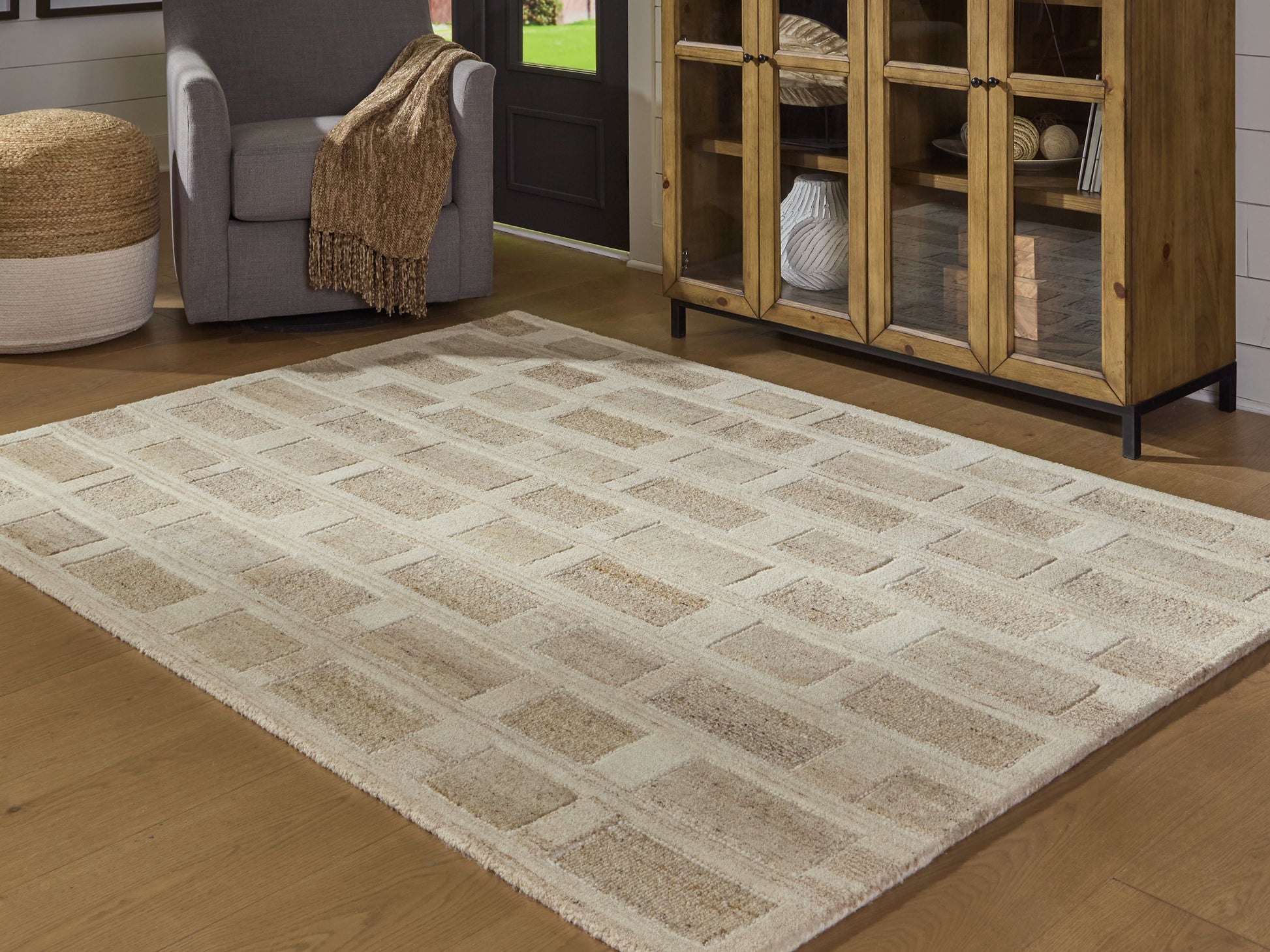 Cassel Furniture Outlet - Ashley Furniture - Lisgrove Rug - 7'8" x 10' Area Rug / Tan/Brown/White - R407711